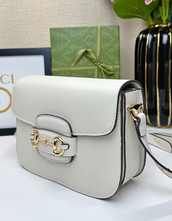 激安グッチバッグコピー側面デザイン